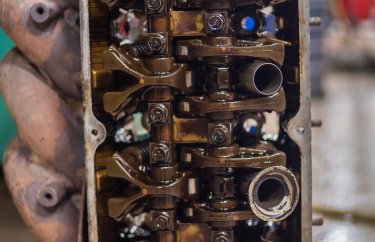 Замена прокладки ГБЦ Митсубиси Спейс Вагон (подробные фото и видео)