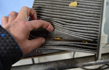 Замена салонного фильтра Паджеро 4