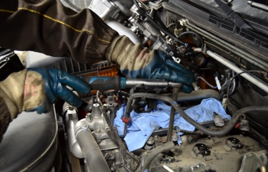 Закручиваем свечи динамометрическим ключом