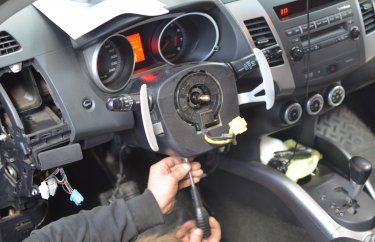 Замена рулевой колонки Мицубиси Аутлендер (подробные фото и видео)