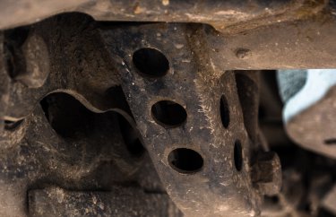 Ремонт кронштейна заднего амортизатора Митсубиси Паджеро Спорт (подробные фото и видео)