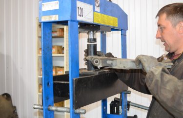 Перепрессовка сайлентблока переднего рычага Мицубиси Аутлендер