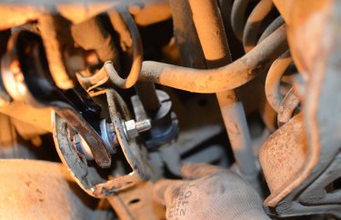 Замена втулки заднего стабилизатора Мицубиси Аутлендер