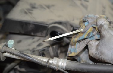 Проверка уровня моторного масла Мицубиси Лансер 10