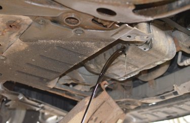 Замена моторного масла Мицубиси Лансер