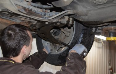 Диагностика шаровых опор Мицубиси Лансер