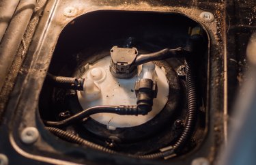 Замена топливного фильтра Митсубиси Грандис (подробные фото и видео)