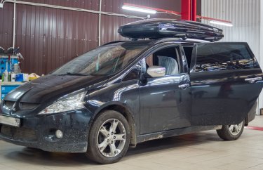 Замена топливного фильтра Митсубиси Грандис (подробные фото и видео)