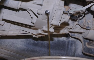 Замена масла в АКПП Мицубиси Паджеро 4