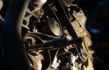 Мицубиси Паджеро 4 замена ремня ГРМ (подробные фото)