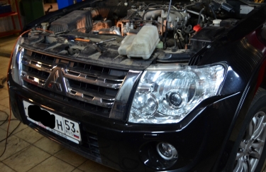 Разобранный ГРМ Мицубиси Паджеро.